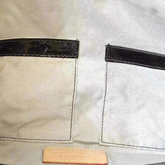 Cavalcanti Quilted Leather Shoulder Bag - Picture 8 of 12